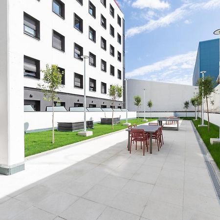 Micampus Xaudaro Student Residence Madrid Extérieur photo
